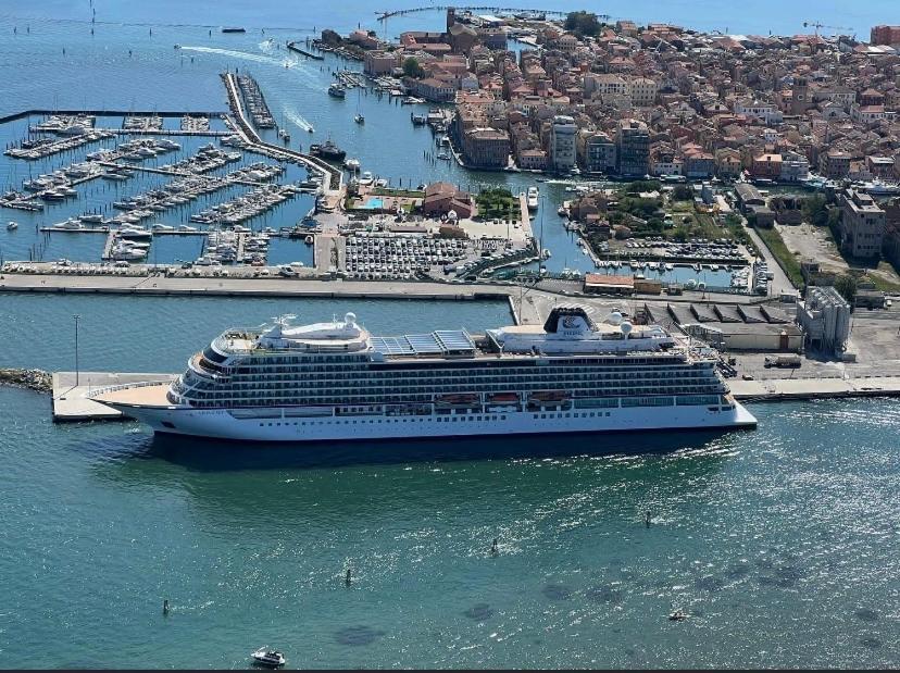 Casa Manuela Non Turisti Ma Ospiti Lejlighed Chioggia Eksteriør billede