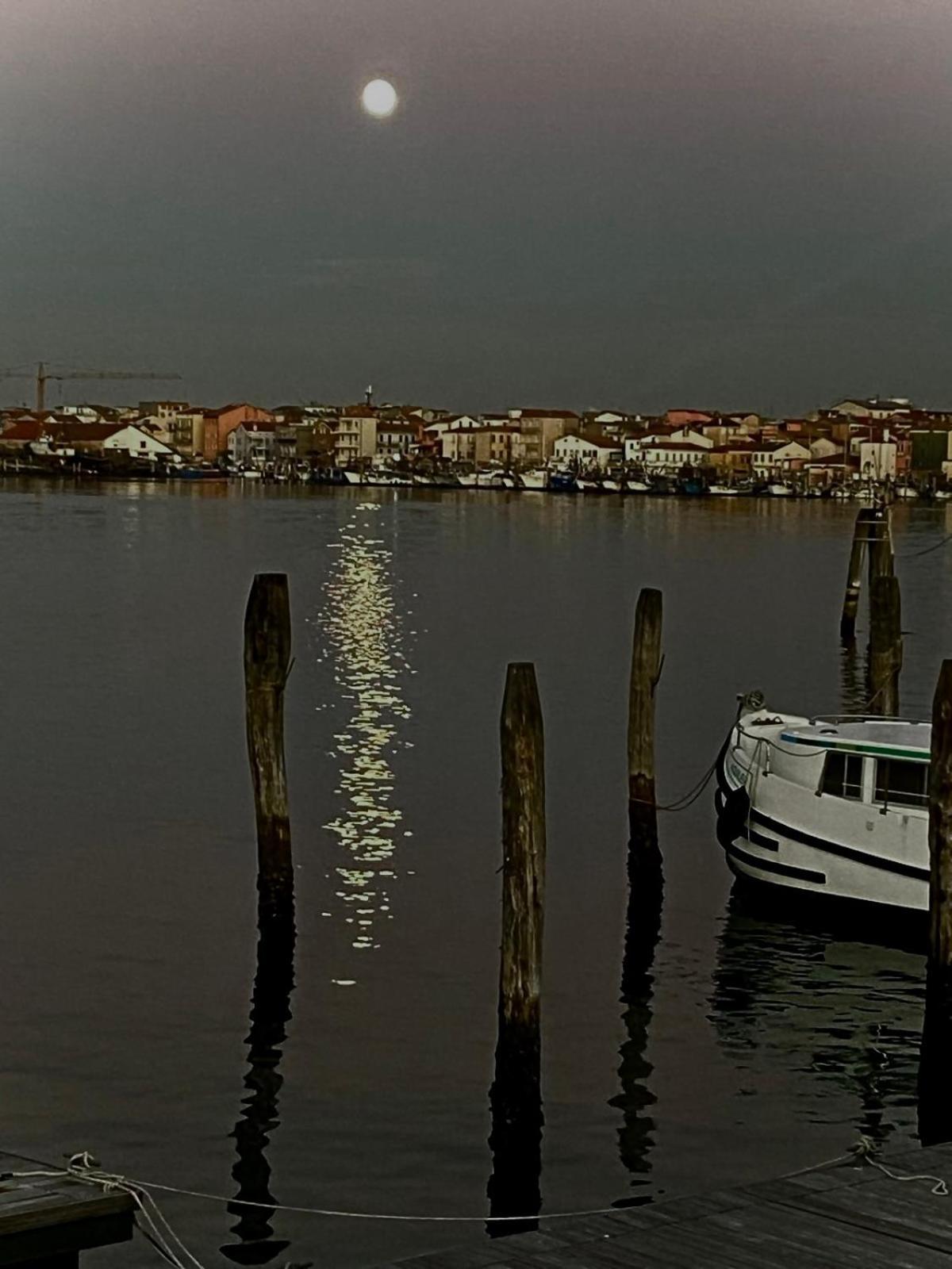 Casa Manuela Non Turisti Ma Ospiti Lejlighed Chioggia Eksteriør billede
